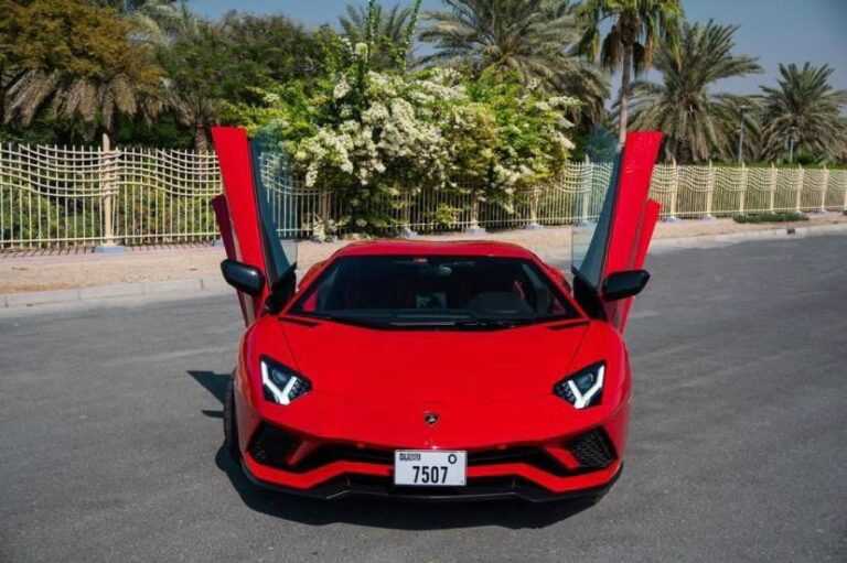 Lamborghini Aventador напрокат