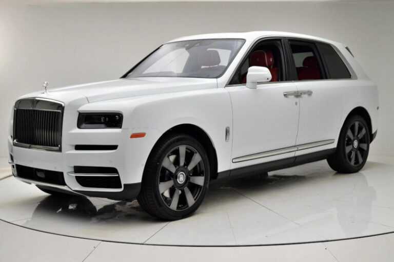 Rolls Royce Cullinan напрокат
