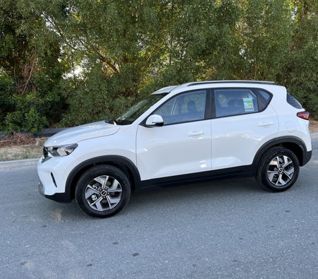 Kia Sonet 2023 in Dubai — photo 2