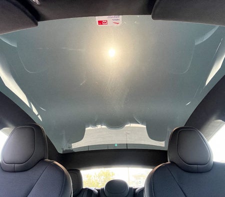 Tesla Model S Plaid 2023 in Abu Dhabi — photo 2