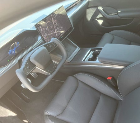Tesla Model S Plaid 2023 in Abu Dhabi — photo 3