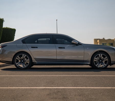BMW 740i M Kit 2024 in Dubai — photo 4