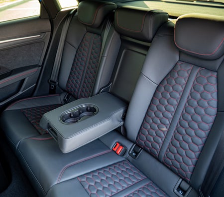Audi RS3 Sportback 2023 — аренда в Дубае — фото 4