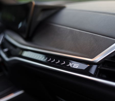 BMW X5 M40i 2024 — аренда в Дубае — фото 4