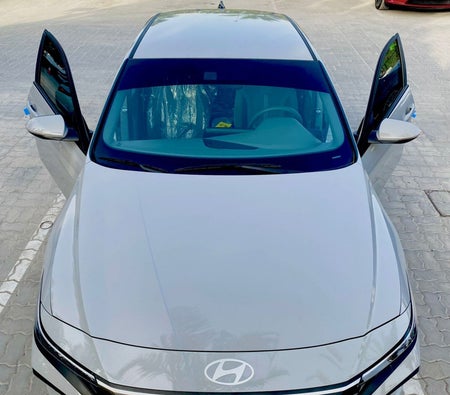 Hyundai Elantra 2024 in Dubai — photo 4