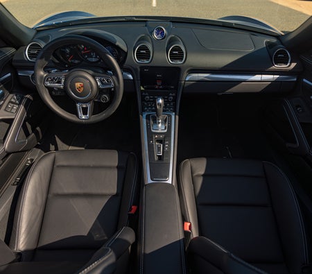 Porsche 718 Boxster Convertible 2024 — аренда в Дубае — фото 2