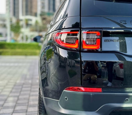 Land Rover Discovery Sport 2023 — аренда в Дубае — фото 3