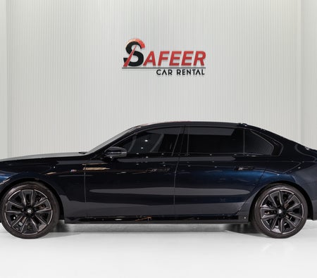 BMW 760i 2023 in Dubai — photo 8