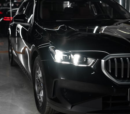 BMW 520i 2025 in Dubai — photo 5