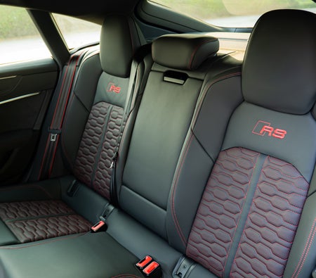 Audi RS7 2023 in Dubai — photo 5