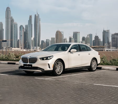 BMW 530i 2024 напрокат