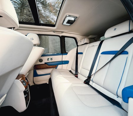 Rolls-Royce Cullinan 2021 — аренда в Дубае — фото 8