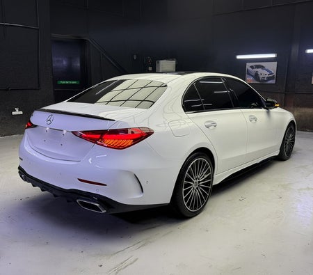 Mercedes-Benz C300 2024 — аренда в Дубае — фото 4