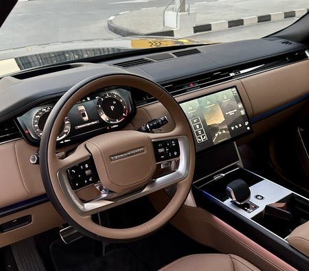 Land Rover Range Rover Vogue HSE V8 2025 in Dubai — photo 2