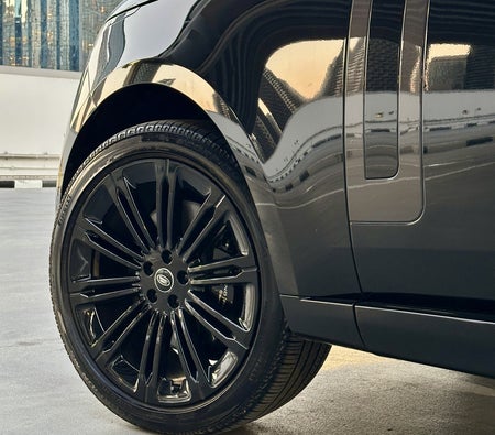Land Rover Range Rover Vogue HSE V8 2025 in Dubai — photo 8