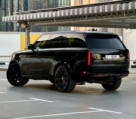 Land Rover Range Rover Vogue HSE V8 2025 in Dubai — photo 10