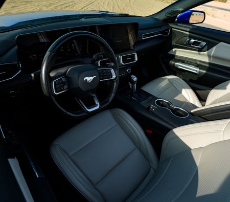 Ford Mustang Convertible 2024 — аренда в Дубае — фото 6