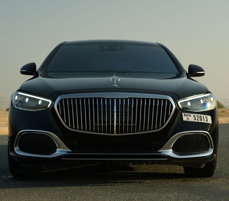Mercedes-Maybach S580 Maybach 2024 in Abu Dhabi — photo 2