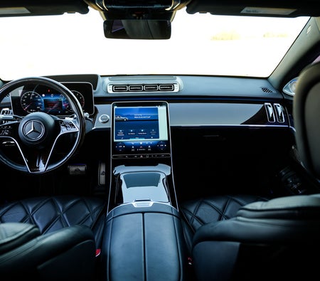 Mercedes-Maybach S580 Maybach 2024 in Abu Dhabi — photo 6