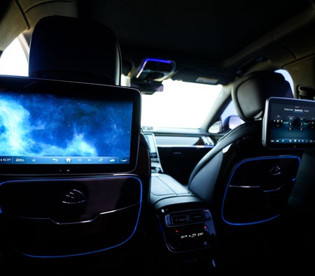 Mercedes-Maybach S580 Maybach 2024 in Abu Dhabi — photo 10
