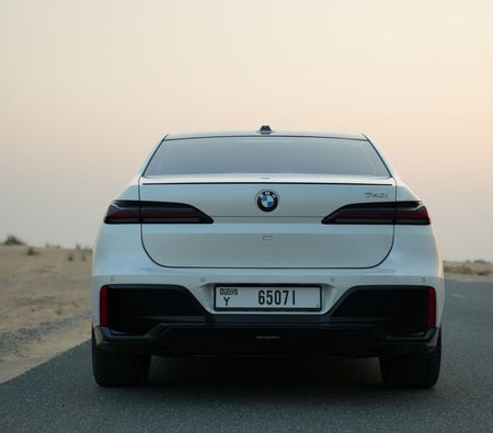 BMW 740i 2024 in Abu Dhabi — photo 6