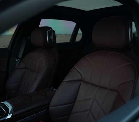 BMW 740i 2024 in Abu Dhabi — photo 9