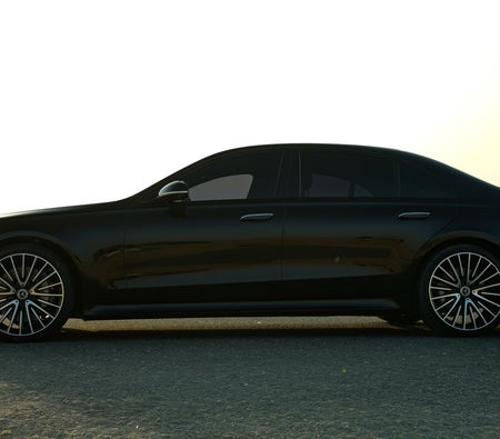 Mercedes-Benz S580 2024 in Abu Dhabi — photo 5