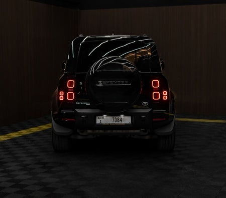 Land Rover Defender 110 2022 in Abu Dhabi — photo 6