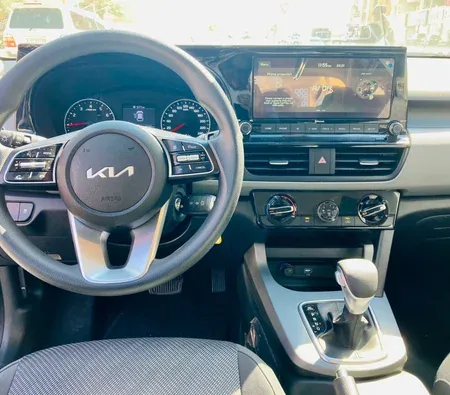 Kia Seltos 2022 in Dubai — photo 3