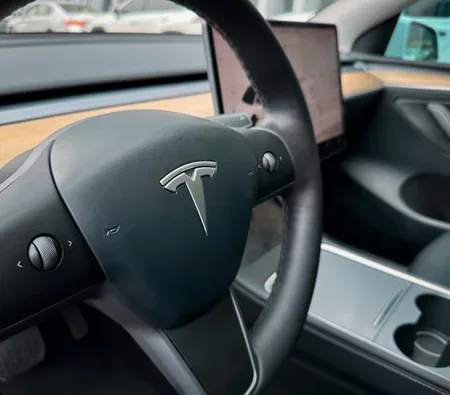 Tesla Model Y Long Range 2022 — аренда в Дубае — фото 5