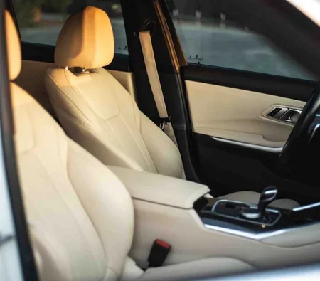 BMW 330i 2020 in Dubai — photo 9