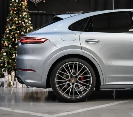 Porsche Cayenne GTS 2023 in Dubai — photo 9