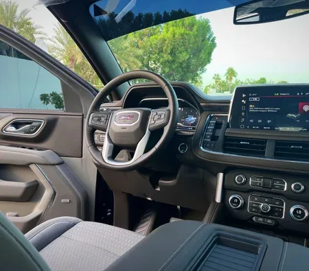 GMC Yukon 2023 in Dubai — photo 4