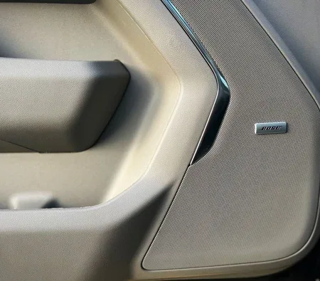 GMC Yukon 2023 in Dubai — photo 9