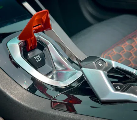 Lamborghini Huracan Evo Spyder 2022 in Dubai — photo 8