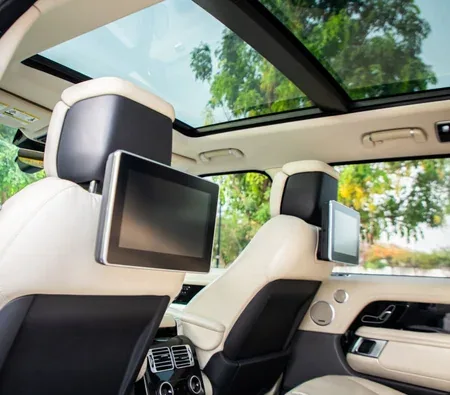 Land Rover Range Rover Vogue HSE V6 2020 in Dubai — photo 7