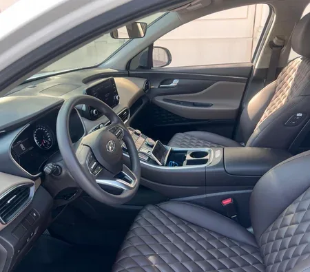 Hyundai Santa Fe 2023 in Dubai — photo 2