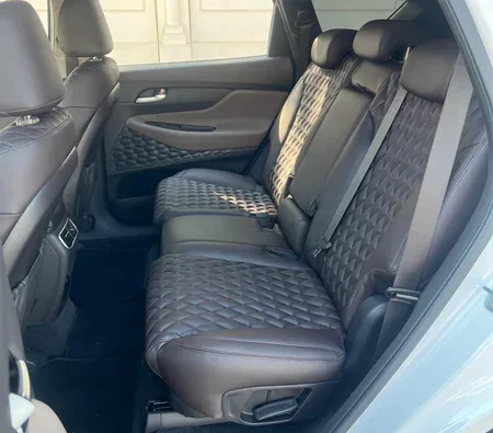 Hyundai Santa Fe 2023 in Dubai — photo 4