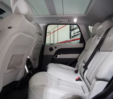 Land Rover Range Rover HSE V6 2016 in Abu Dhabi — photo 4