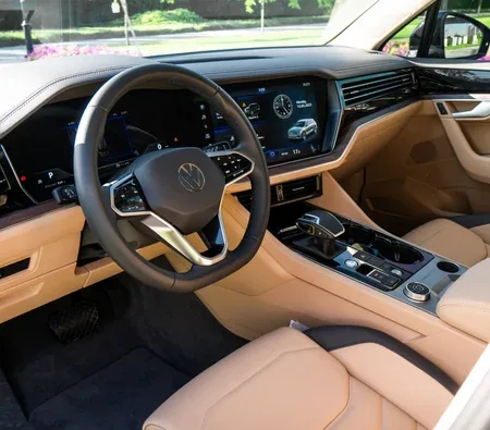 Volkswagen Touareg 2023 in Dubai — photo 2