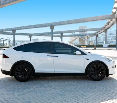Tesla Model X Plaid 2023 — аренда в Абу-Даби — фото 7