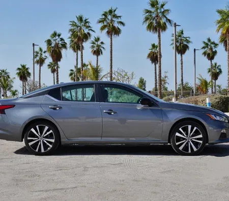 Nissan Altima 2022 in Dubai — photo 3