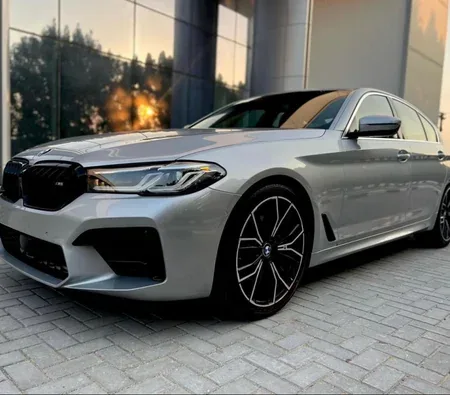 BMW 530i 2021 in Dubai — photo 2