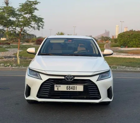 Toyota Yaris Sedan 2023 напрокат в Дубае