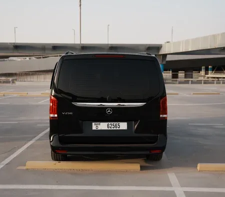 Mercedes-Benz V250 2022 in Dubai — photo 8
