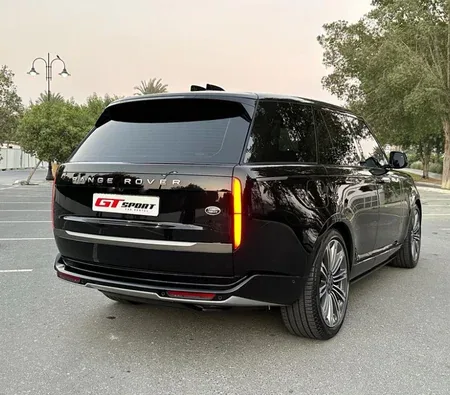 Land Rover Range Rover Vogue V8 2023 in Dubai — photo 9