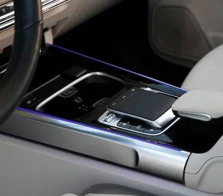 Mercedes-Benz GLB 250 2020 in Dubai — photo 3