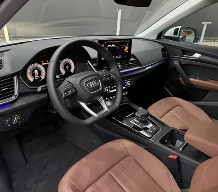 Audi Q5 2023 in Dubai — photo 2