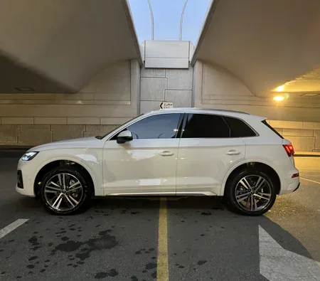 Audi Q5 2023 in Dubai — photo 3