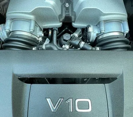 Audi R8 Coupe V10 2023 in Dubai — photo 4